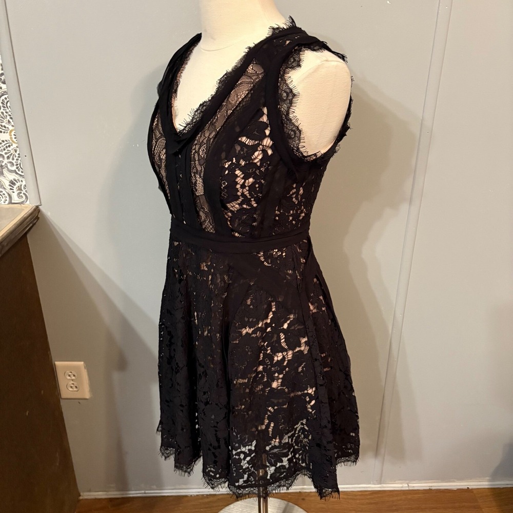 NWT Heartloom Black Lace Fit & Flare Dress Nude Lining Eyelash Trim (Small) - Picture 3 of 9